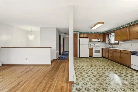 7 Hidden Valley Lane Lincoln RI 02865