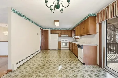 7 Hidden Valley Lane Lincoln RI 02865