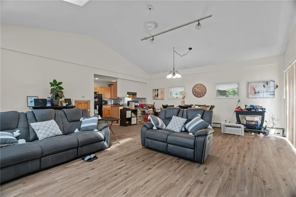 129 Simmonsville Avenue Johnston RI 02919