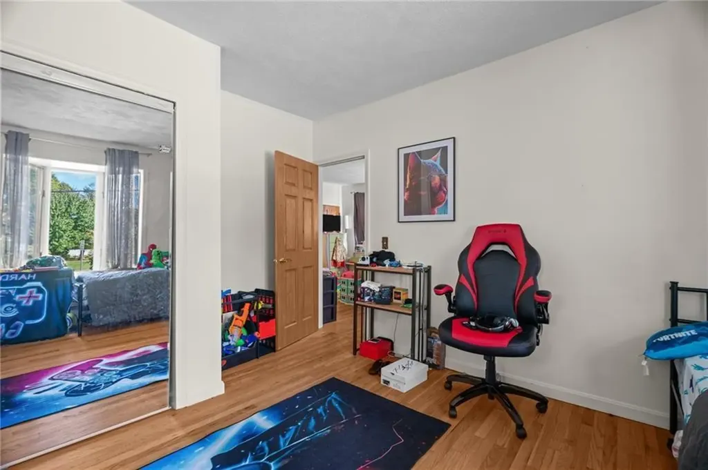 129 Simmonsville Avenue Johnston RI 02919