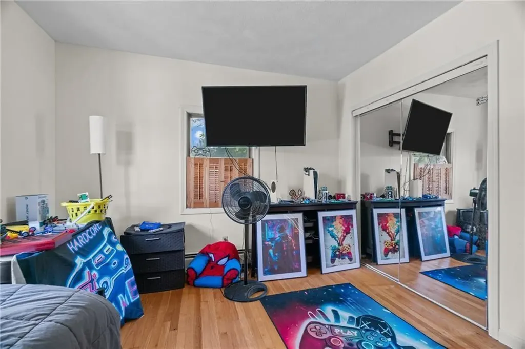 129 Simmonsville Avenue Johnston RI 02919