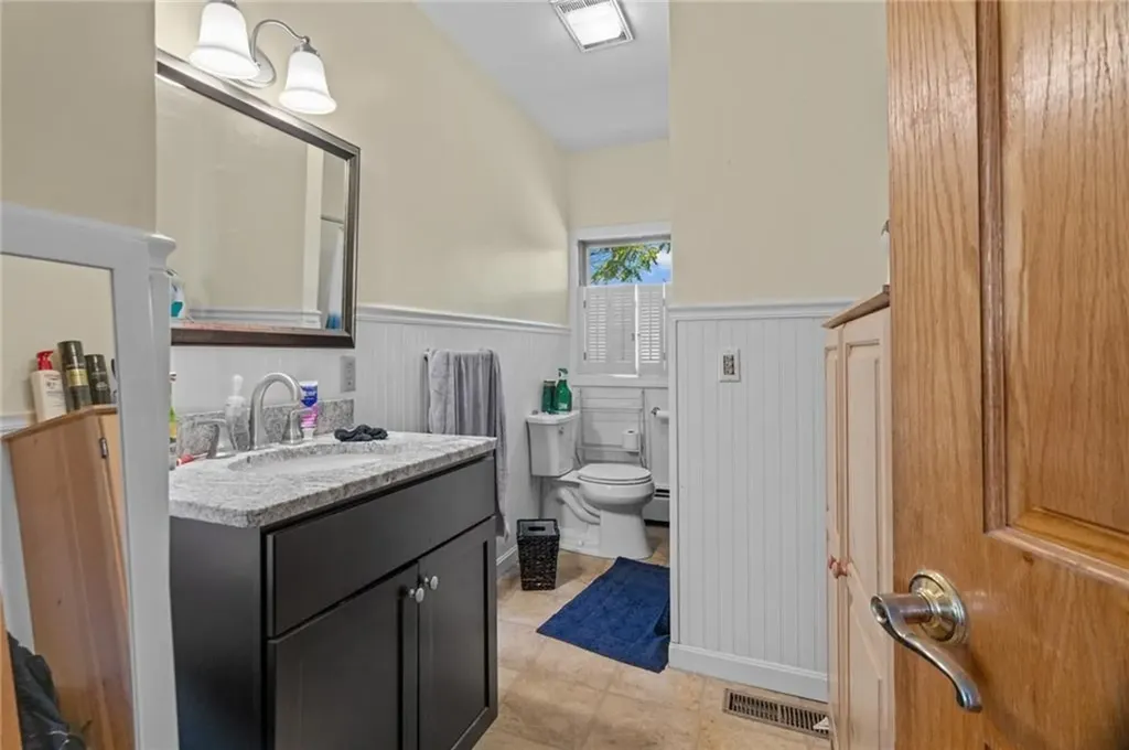 129 Simmonsville Avenue Johnston RI 02919