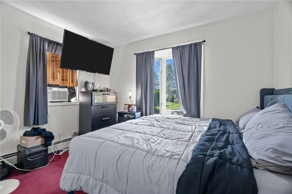 129 Simmonsville Avenue Johnston RI 02919