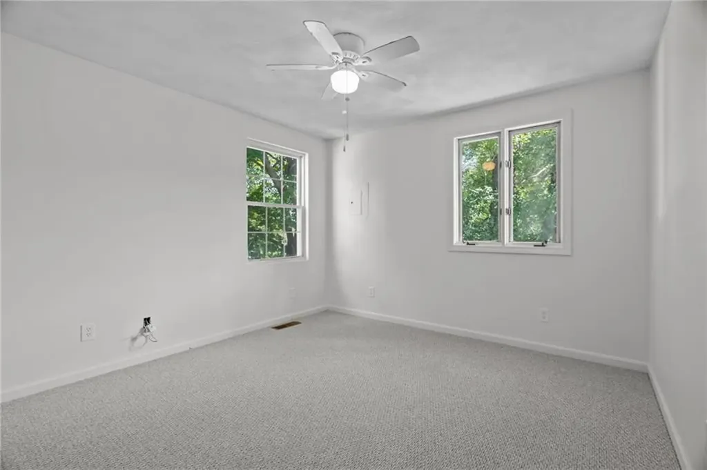 129 Simmonsville Avenue Johnston RI 02919