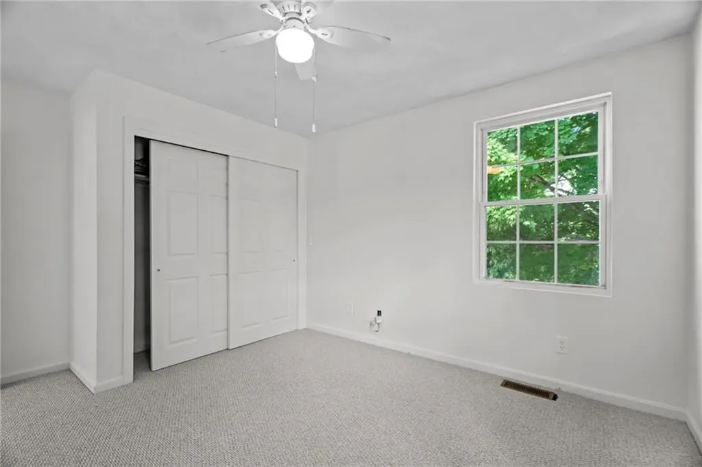 129 Simmonsville Avenue Johnston RI 02919