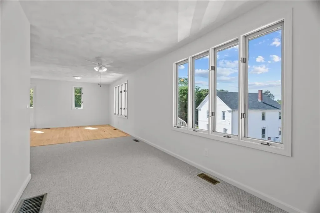 129 Simmonsville Avenue Johnston RI 02919