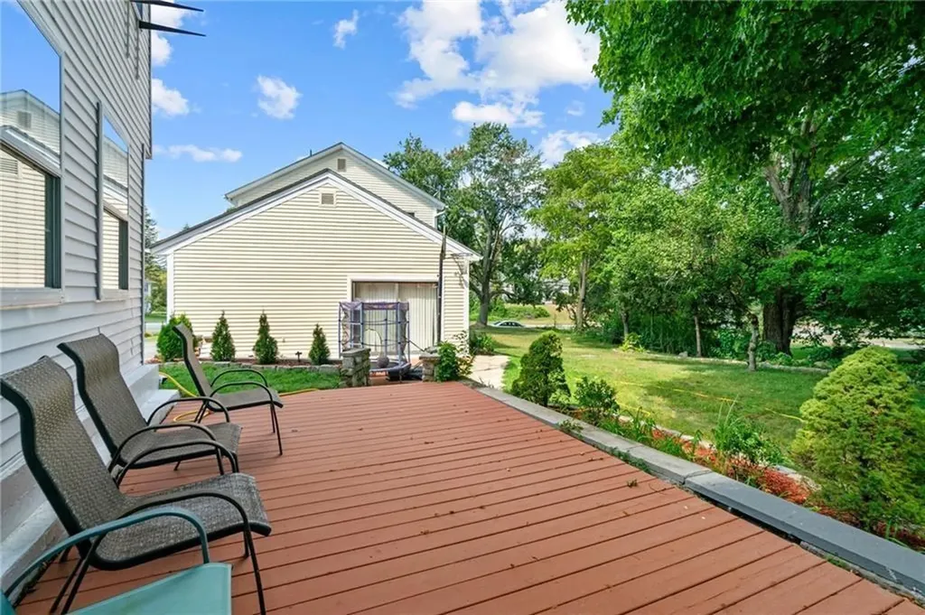 129 Simmonsville Avenue Johnston RI 02919