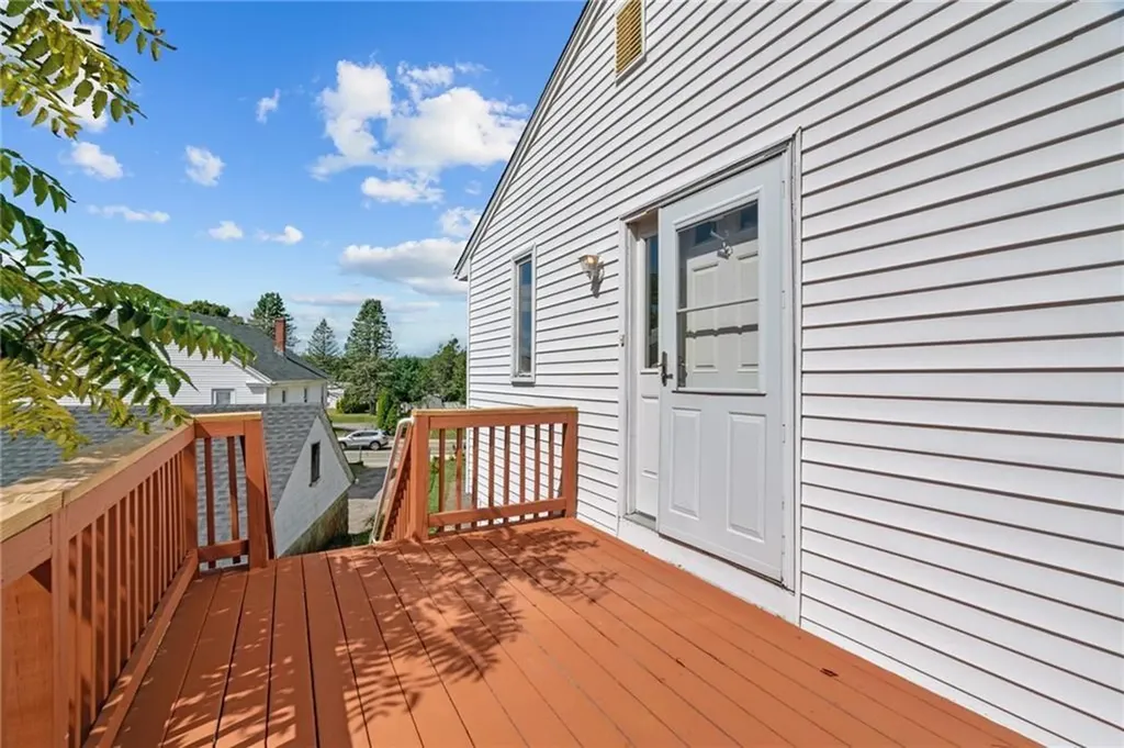129 Simmonsville Avenue Johnston RI 02919