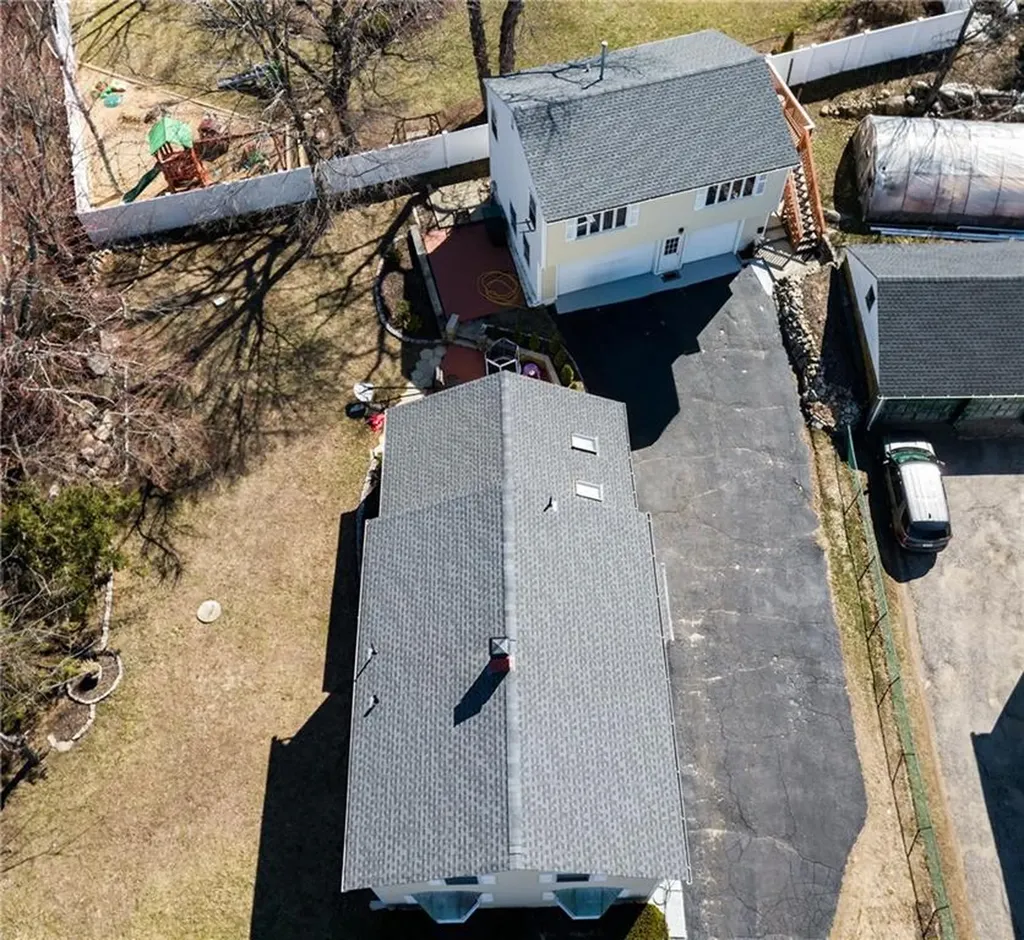 129 Simmonsville Avenue Johnston RI 02919