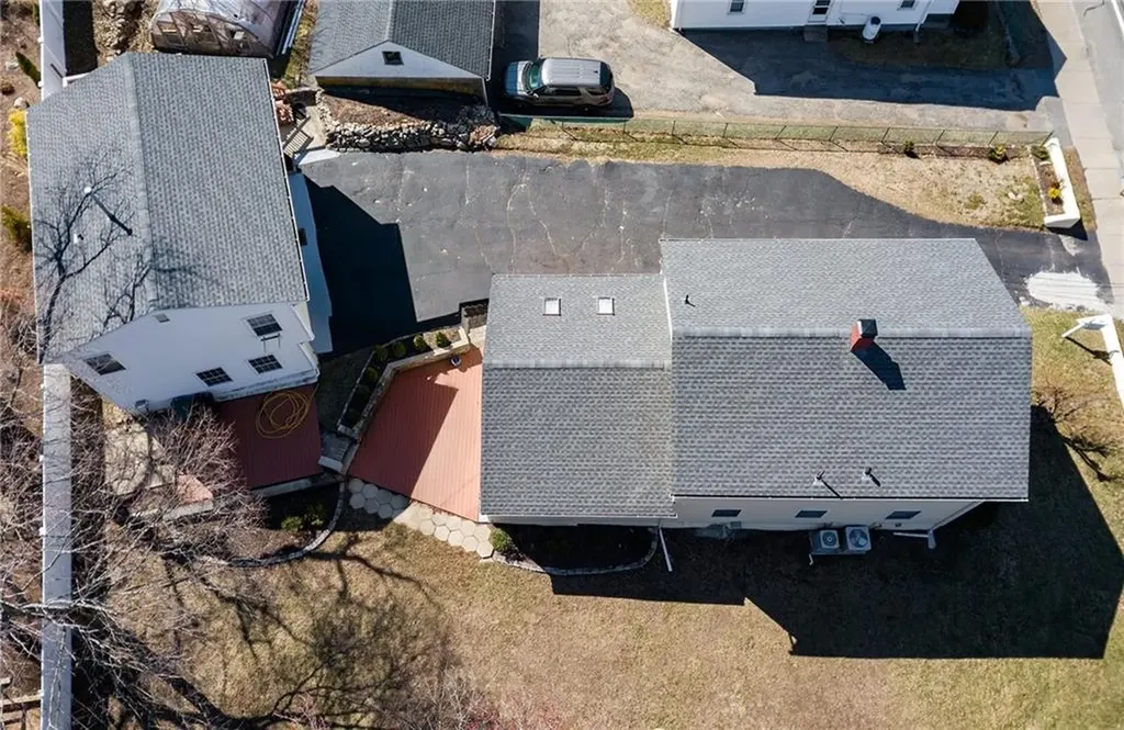 129 Simmonsville Avenue Johnston RI 02919