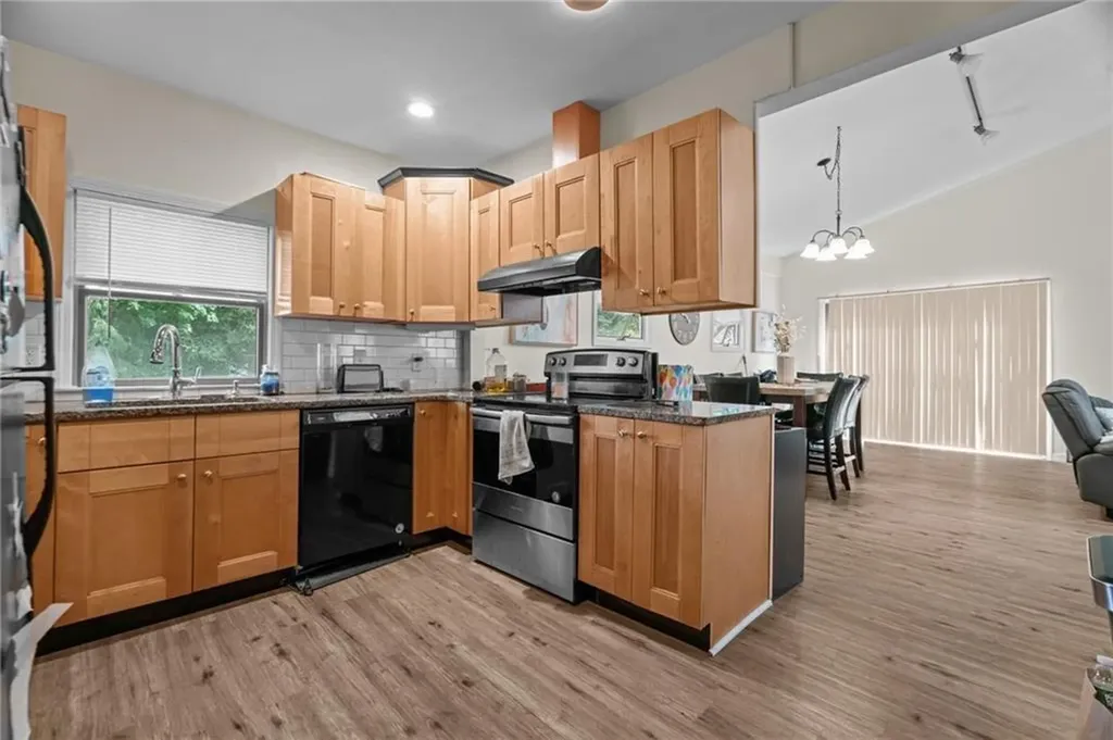 129 Simmonsville Avenue Johnston RI 02919