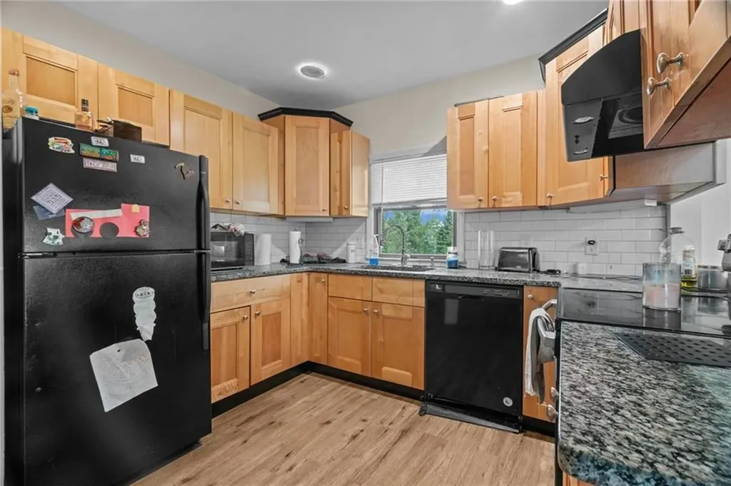 129 Simmonsville Avenue Johnston RI 02919