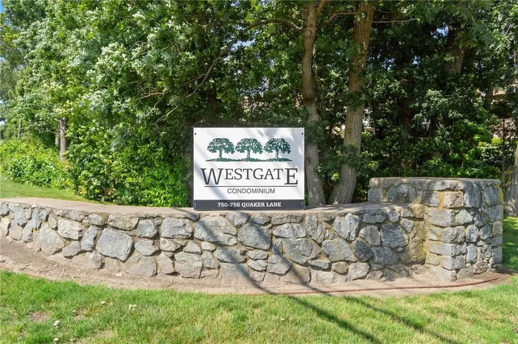 752 Quaker Lane Warwick RI 02818