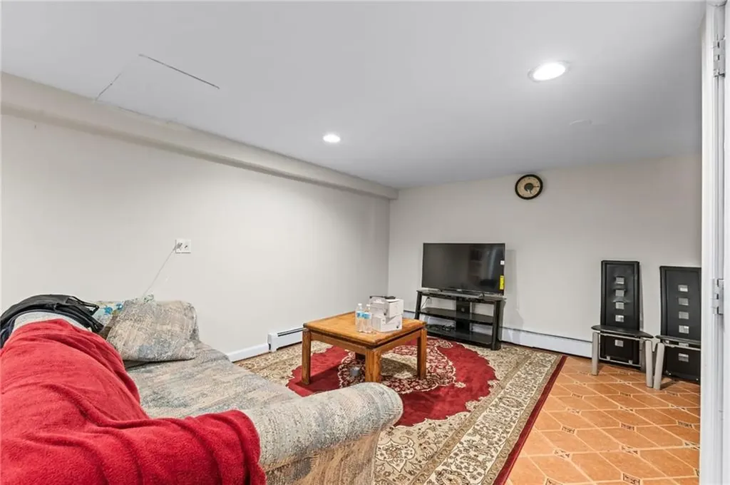 18 Crowninshield Street Providence RI 02909