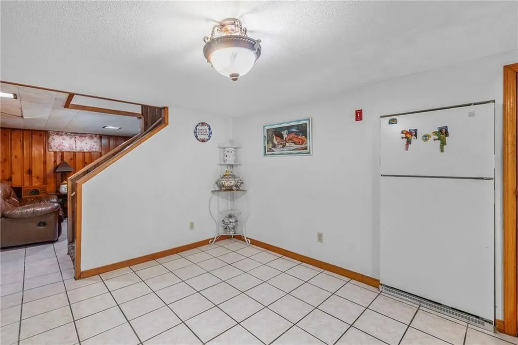 136 King Philip Road East Providence RI 02916