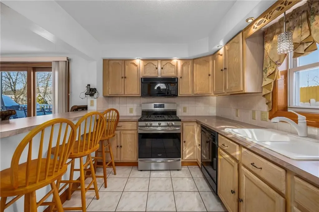 136 King Philip Road East Providence RI 02916