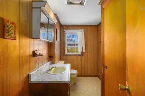 136 King Philip Road East Providence RI 02916