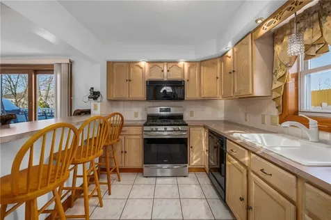 136 King Philip Road East Providence RI 02916