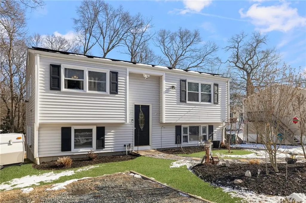 110 112 Tiernan Avenue Warwick RI 02886