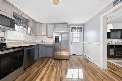 110 112 Tiernan Avenue Warwick RI 02886