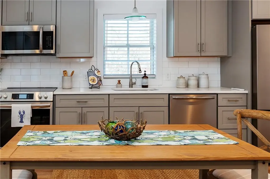 32 Exchange Street East Greenwich RI 02818