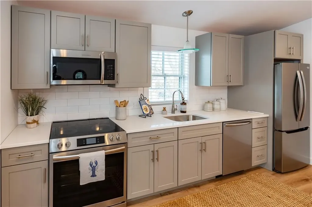 32 Exchange Street East Greenwich RI 02818