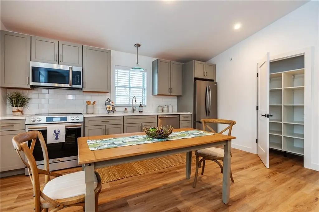 32 Exchange Street East Greenwich RI 02818