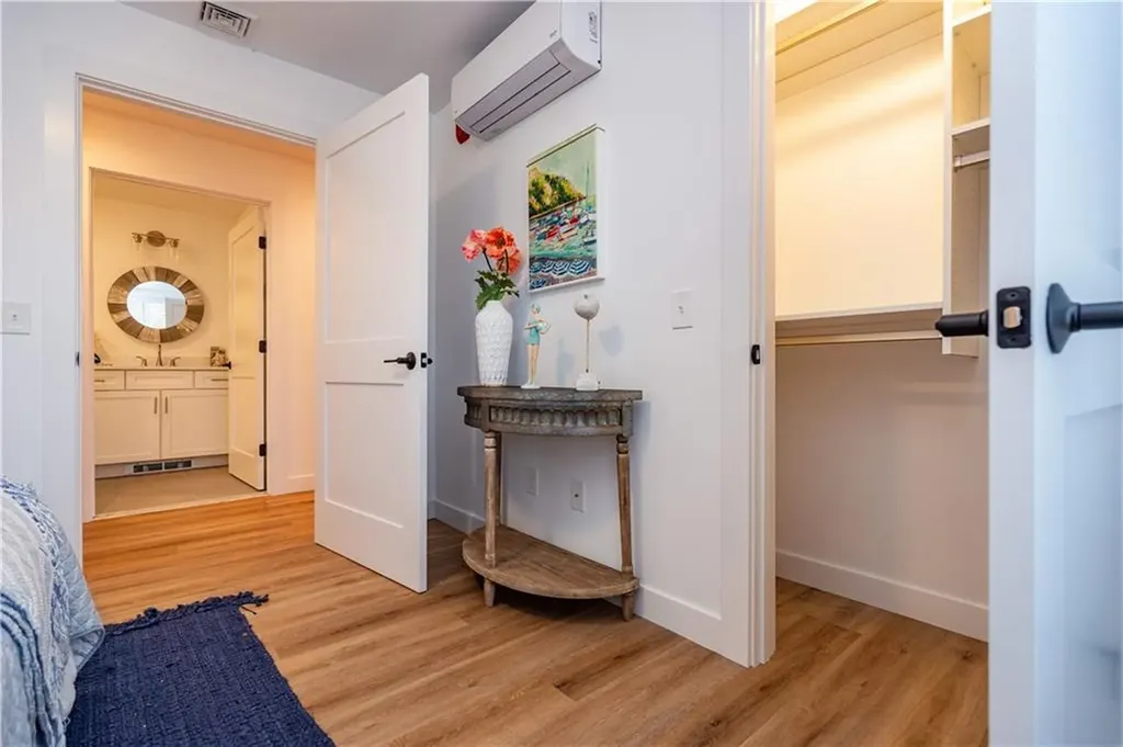 32 Exchange Street East Greenwich RI 02818