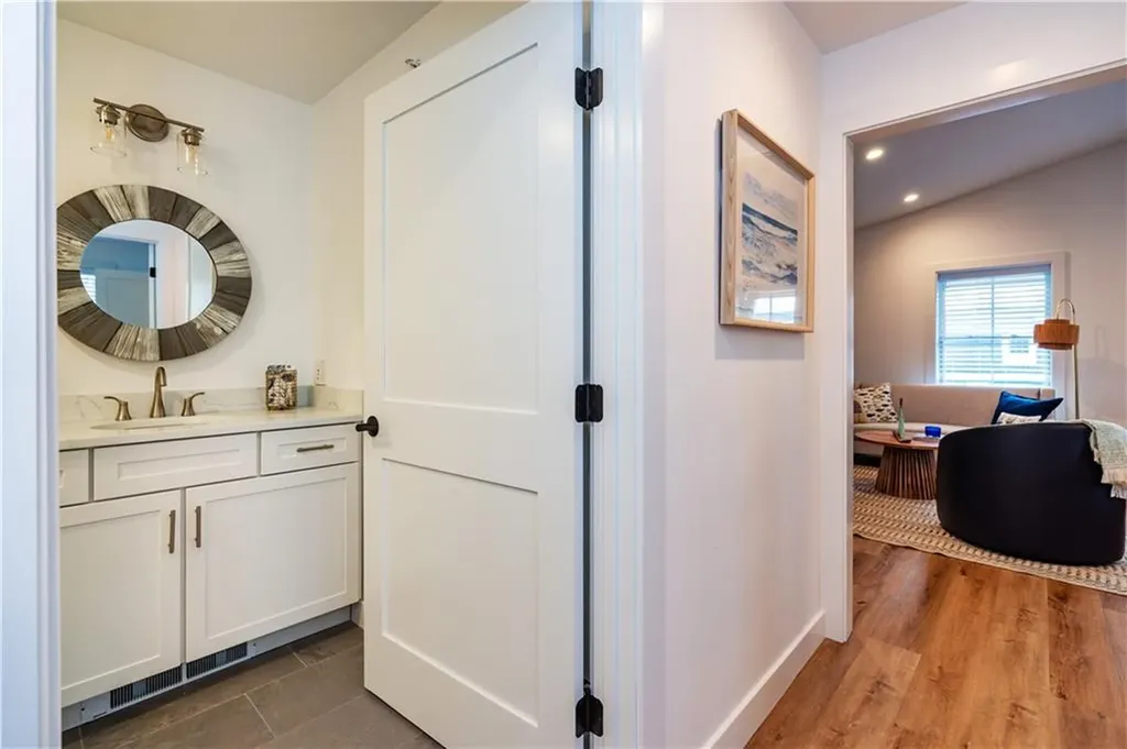 32 Exchange Street East Greenwich RI 02818