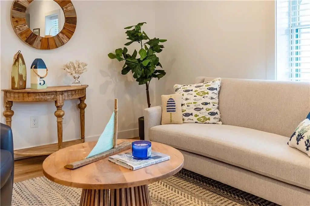 32 Exchange Street East Greenwich RI 02818