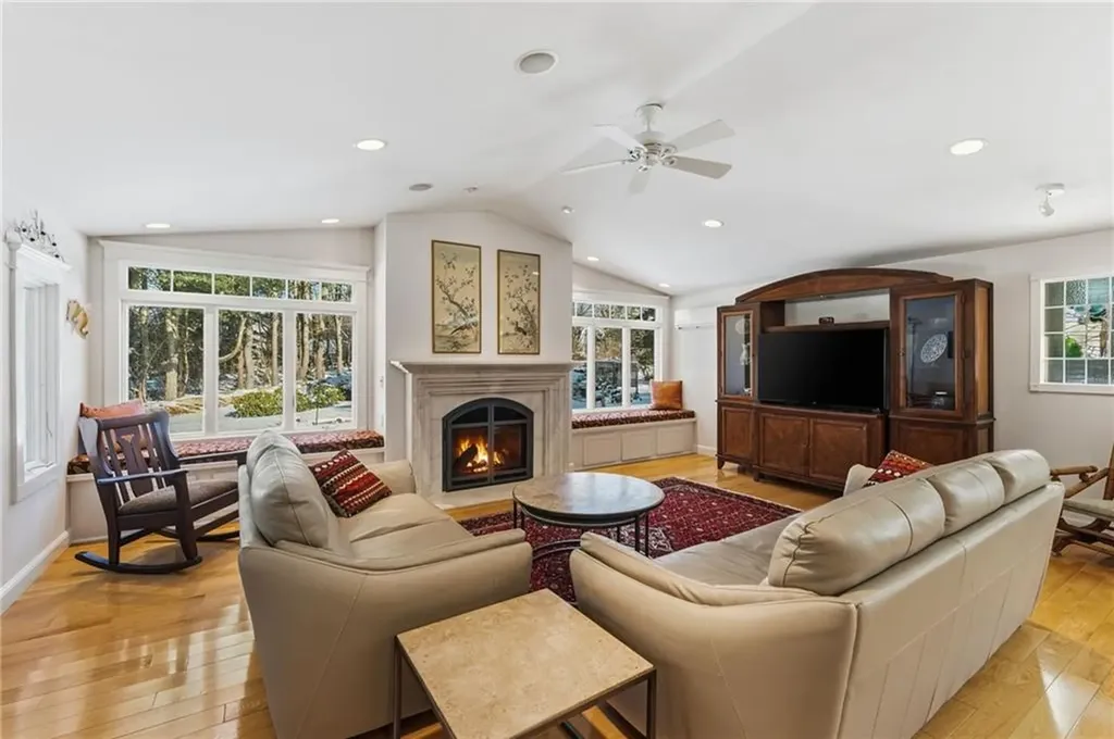 17 Rogler Farm Road Smithfield RI 02917