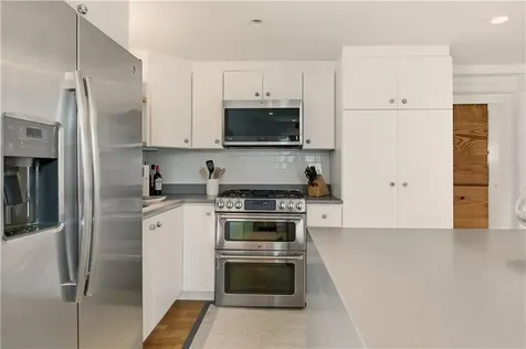 59 Houston Avenue Newport RI 02840