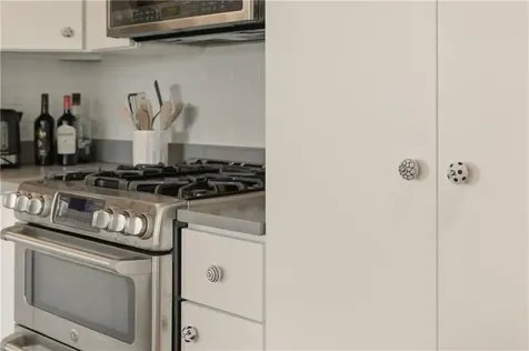 59 Houston Avenue Newport RI 02840