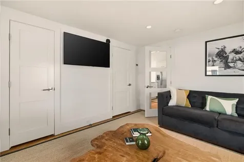 59 Houston Avenue Newport RI 02840