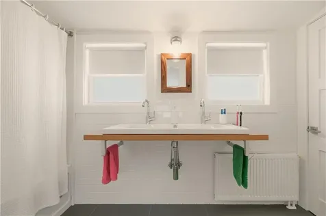 59 Houston Avenue Newport RI 02840