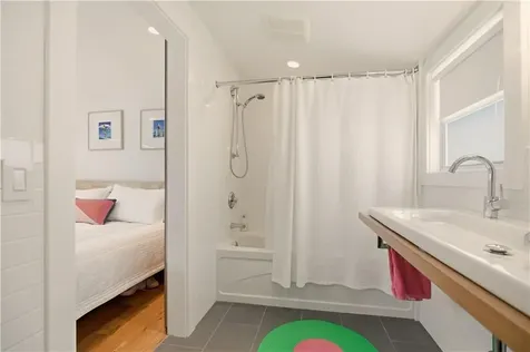 59 Houston Avenue Newport RI 02840