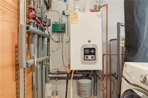 59 Houston Avenue Newport RI 02840