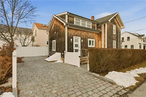 59 Houston Avenue Newport RI 02840