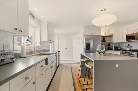 59 Houston Avenue Newport RI 02840