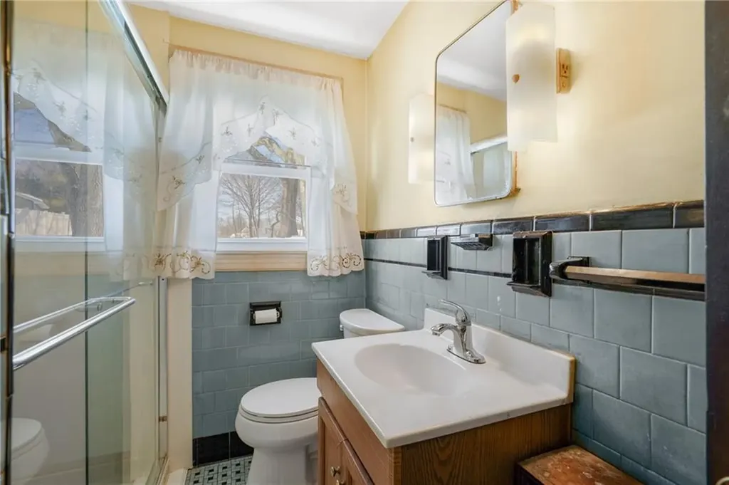 131 Pawtuxet Terrace West Warwick RI 02893