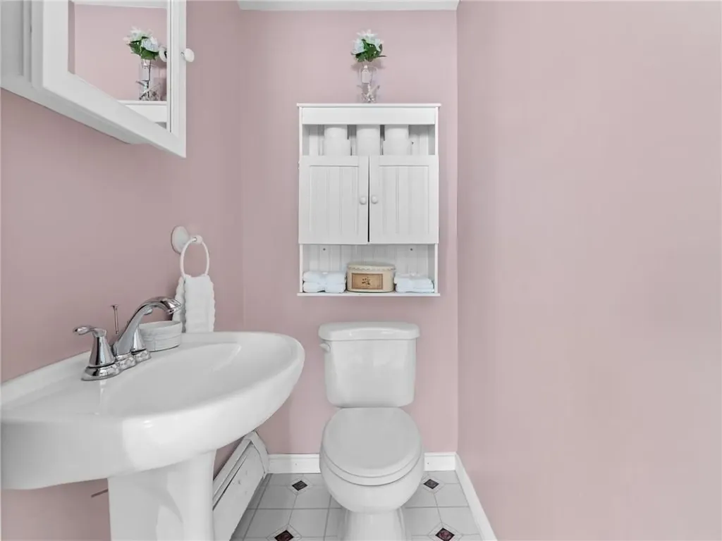 28 Jefferson Avenue East Providence RI 02915