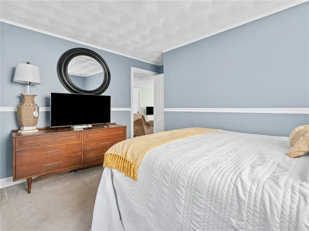 28 Jefferson Avenue East Providence RI 02915