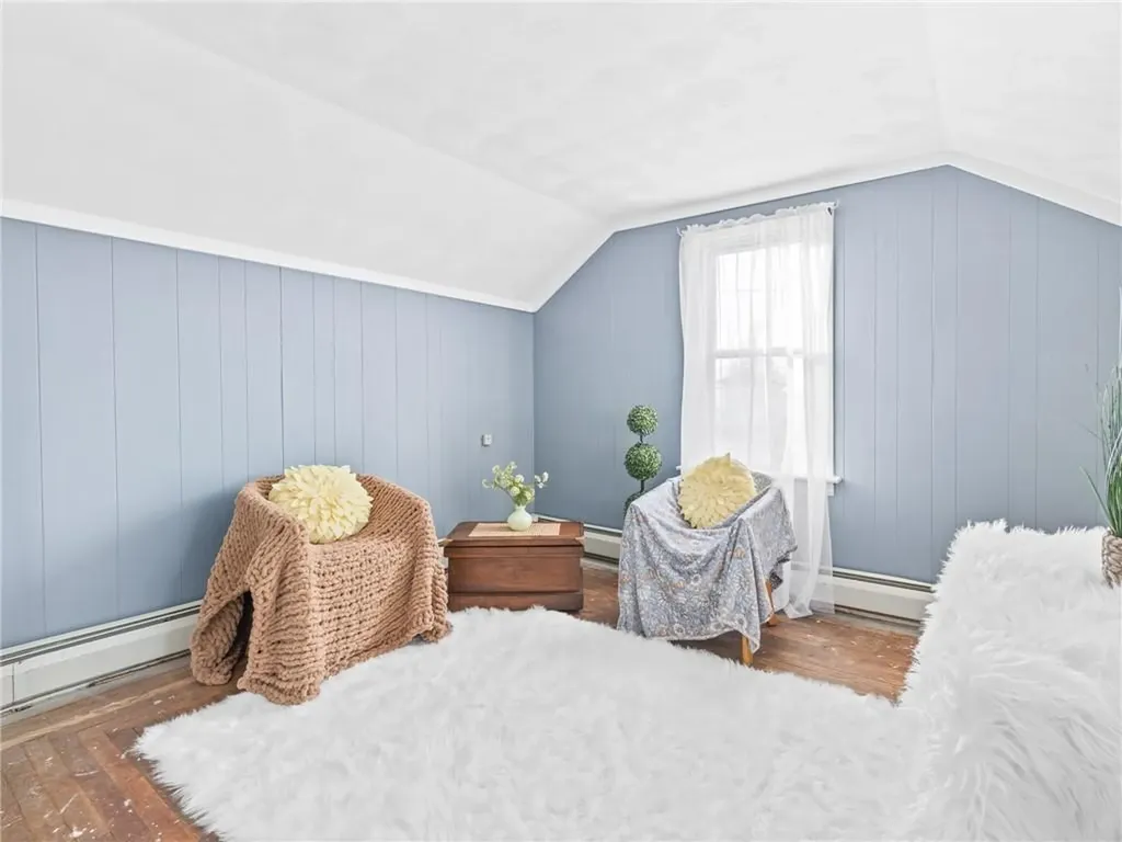 28 Jefferson Avenue East Providence RI 02915