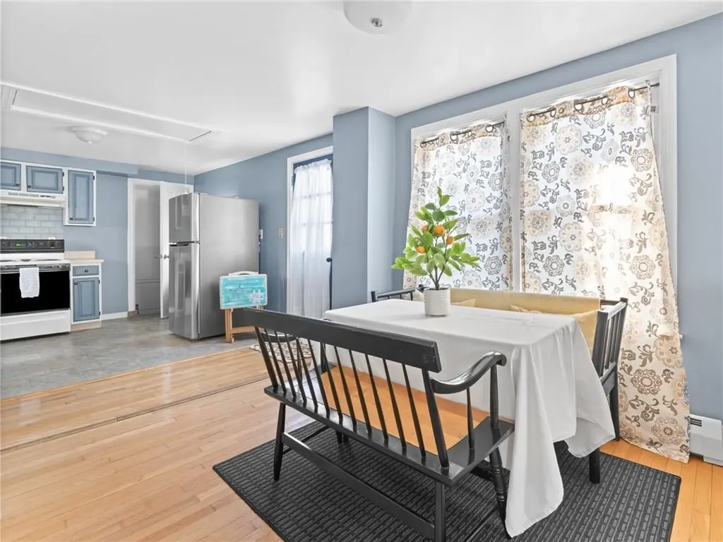 28 Jefferson Avenue East Providence RI 02915