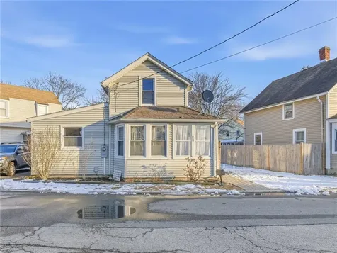 28 Jefferson Avenue East Providence RI 02915