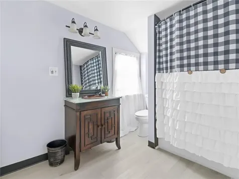 28 Jefferson Avenue East Providence RI 02915