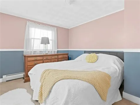 28 Jefferson Avenue East Providence RI 02915