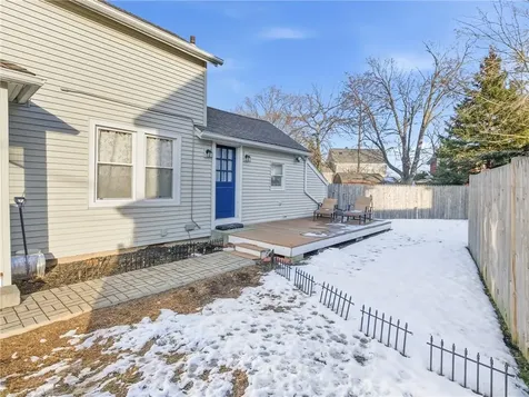 28 Jefferson Avenue East Providence RI 02915