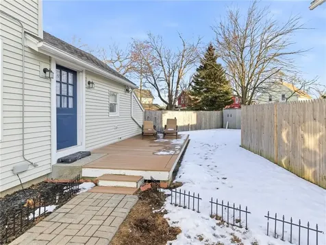 28 Jefferson Avenue East Providence RI 02915