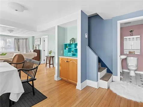 28 Jefferson Avenue East Providence RI 02915